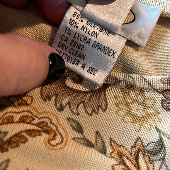 Talbots Flower-patterned top. Large. - Picture 4 of 5